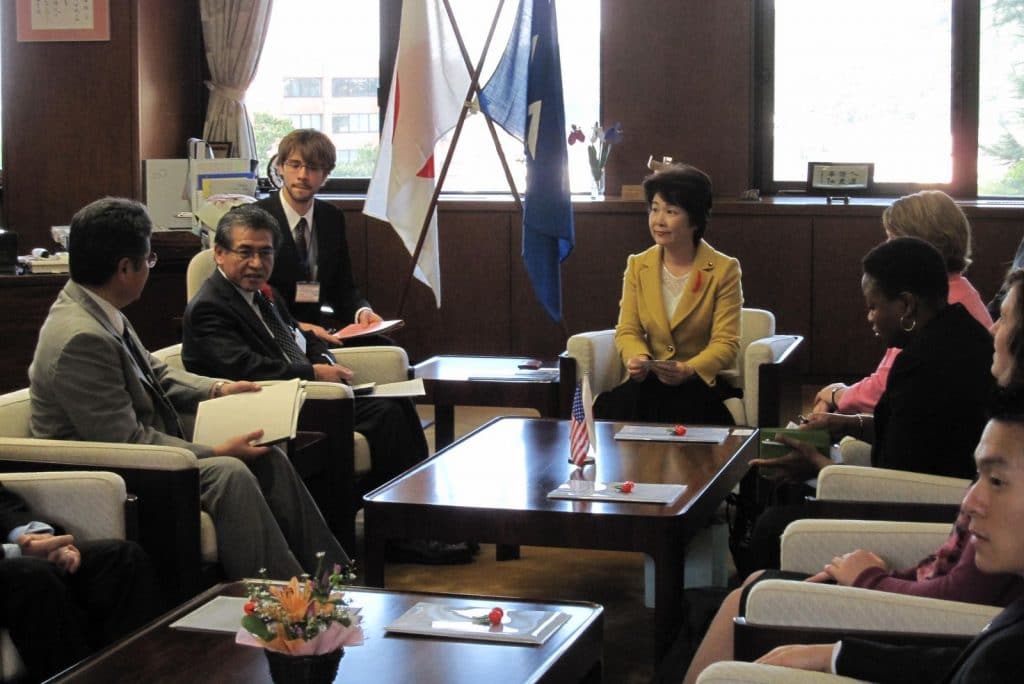 Participants meet with Yamagata Governor Mieko Yoshimura