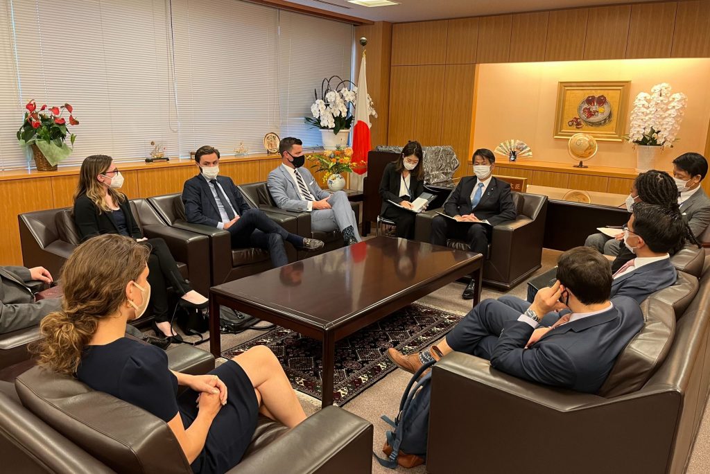 Participants meet with State Minister for Foreign Affairs Kenji Yamada