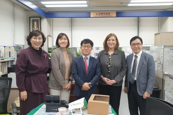 Meeting with Jung Tae-Gae, director of the Senior Welfare Division, Busan Metropolitan Government