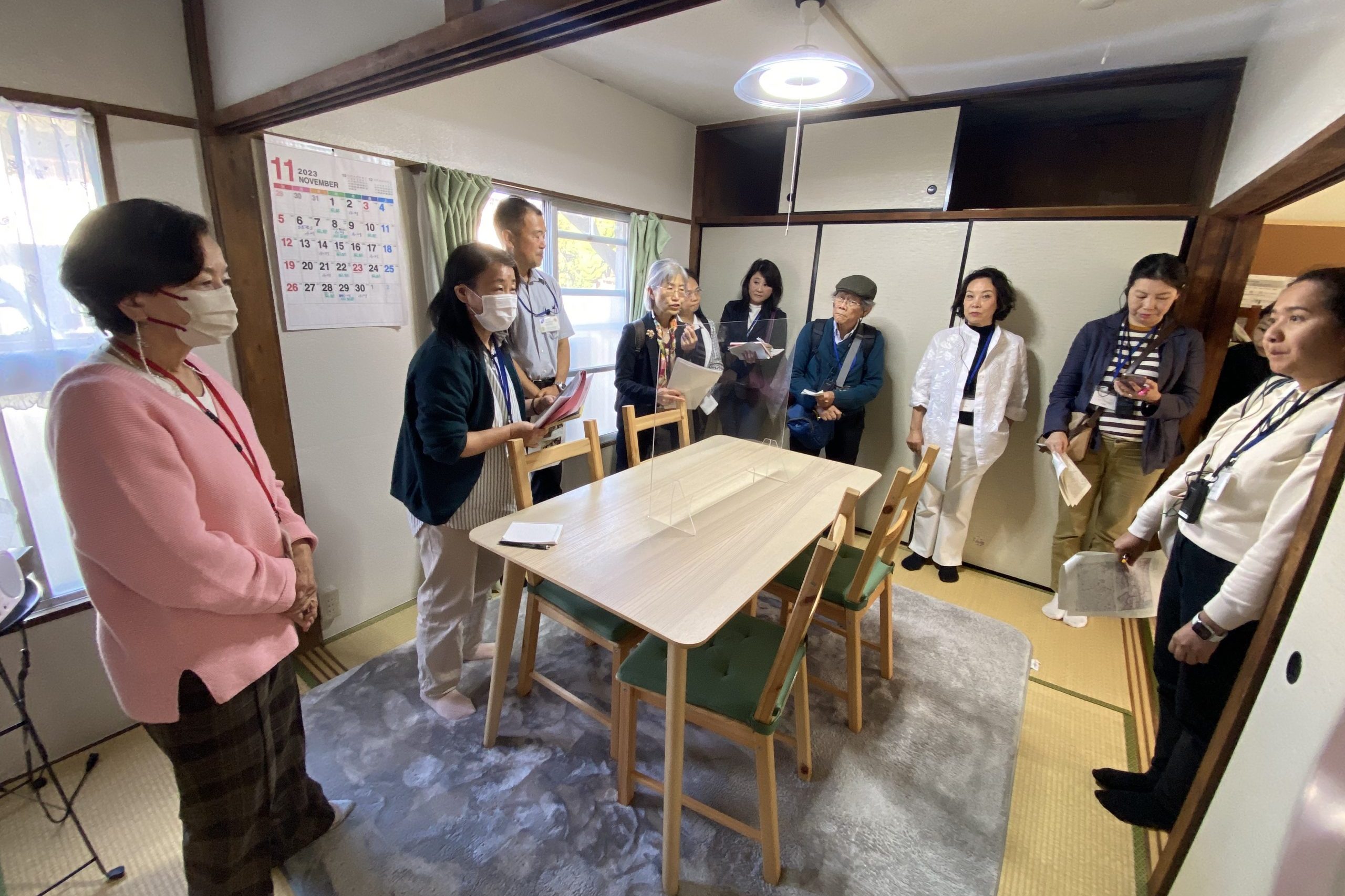 Learning about the consultation room for the residents at Sasayama
